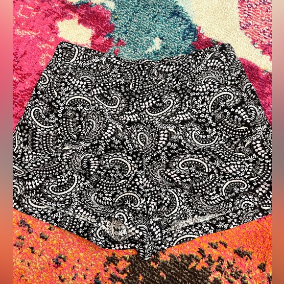 Loft linen shorts - Size Small - Picture 1 of 6